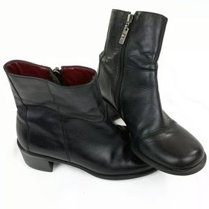 90s Tommy Hilfiger Size 6 Black Leather Ankle Boot